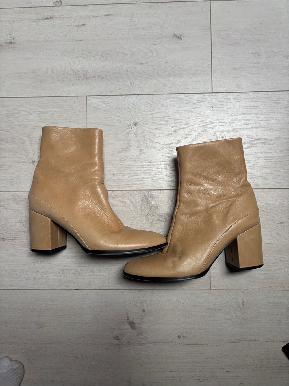 eos Tan Leather Block Heel Ankle Boots